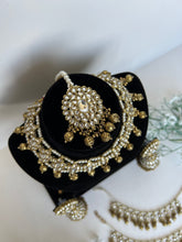 Load image into Gallery viewer, Gold Kundan Set

