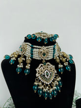 Load image into Gallery viewer, Fizza Choker Set
