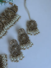 Load image into Gallery viewer, Mehr Gold Choker Set
