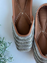 Load image into Gallery viewer, Silver Pearl
