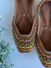 Load image into Gallery viewer, Multi Thread Jutti
