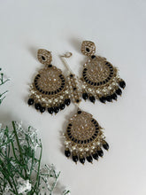 Load image into Gallery viewer, Black Earrings Tikka
