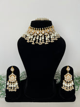 Load image into Gallery viewer, Pawan Kundan Set
