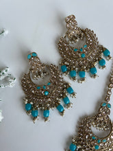 Load image into Gallery viewer, Frozi Earrings Tikka Set
