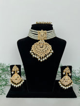 Load image into Gallery viewer, Jardau Choker v1
