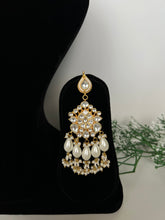 Load image into Gallery viewer, Pawan Kundan Set
