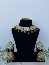 Load image into Gallery viewer, Gold Kundan Set
