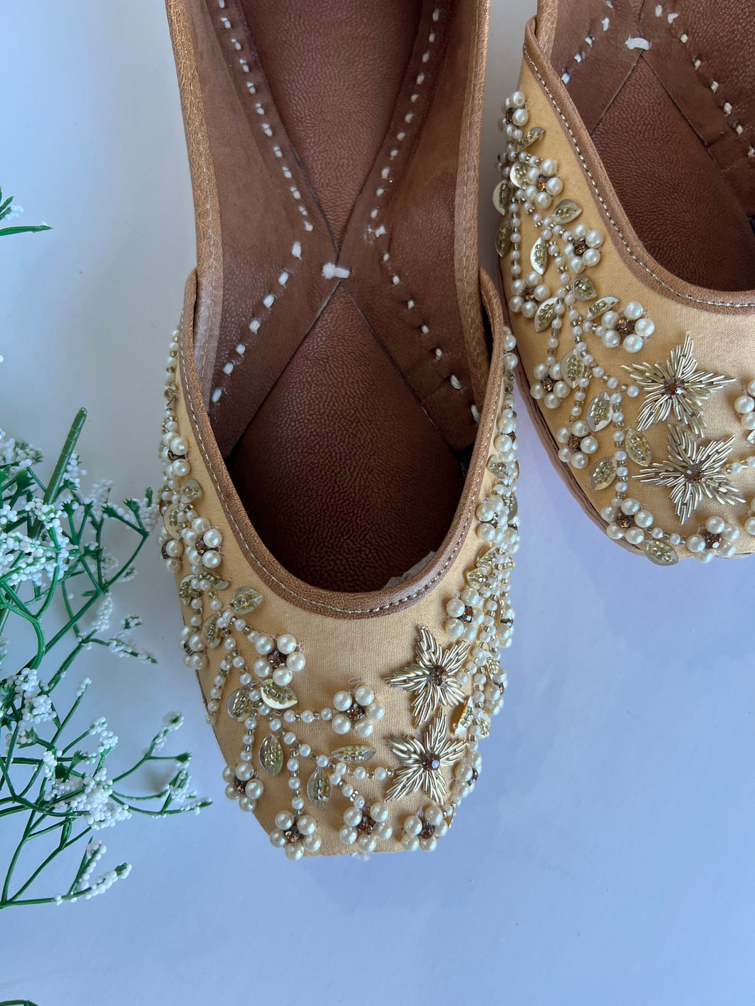 Golden Floral Jutti