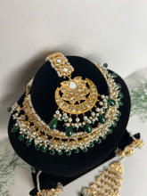 Load image into Gallery viewer, Emerald Green Thappa Kundan Set
