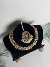 Load image into Gallery viewer, Mandy Gold Set
