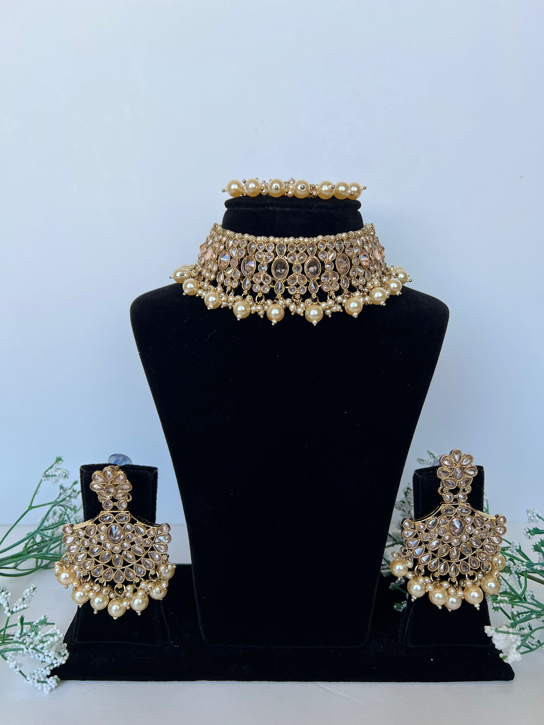 Champagne choker