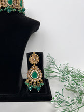 Load image into Gallery viewer, Emerald Green Choker

