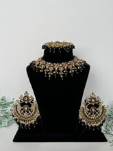Load image into Gallery viewer, Black Necklace Set
