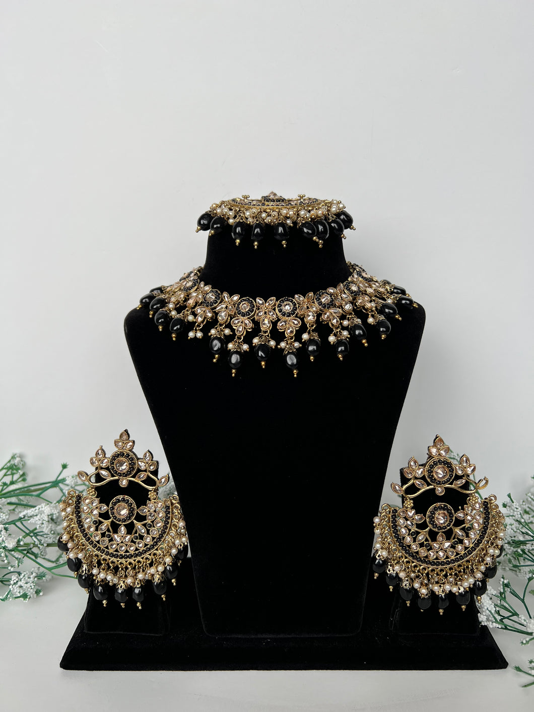 Black Necklace Set