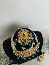 Load image into Gallery viewer, Harman Patra Choker Green
