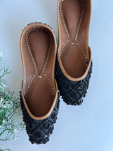 Load image into Gallery viewer, Black Jutti
