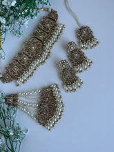 Load image into Gallery viewer, Mehr Gold Choker Set
