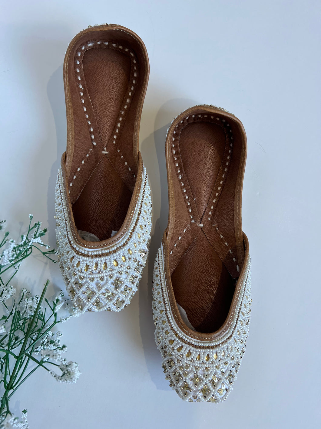 Pearl and Gold Jutti