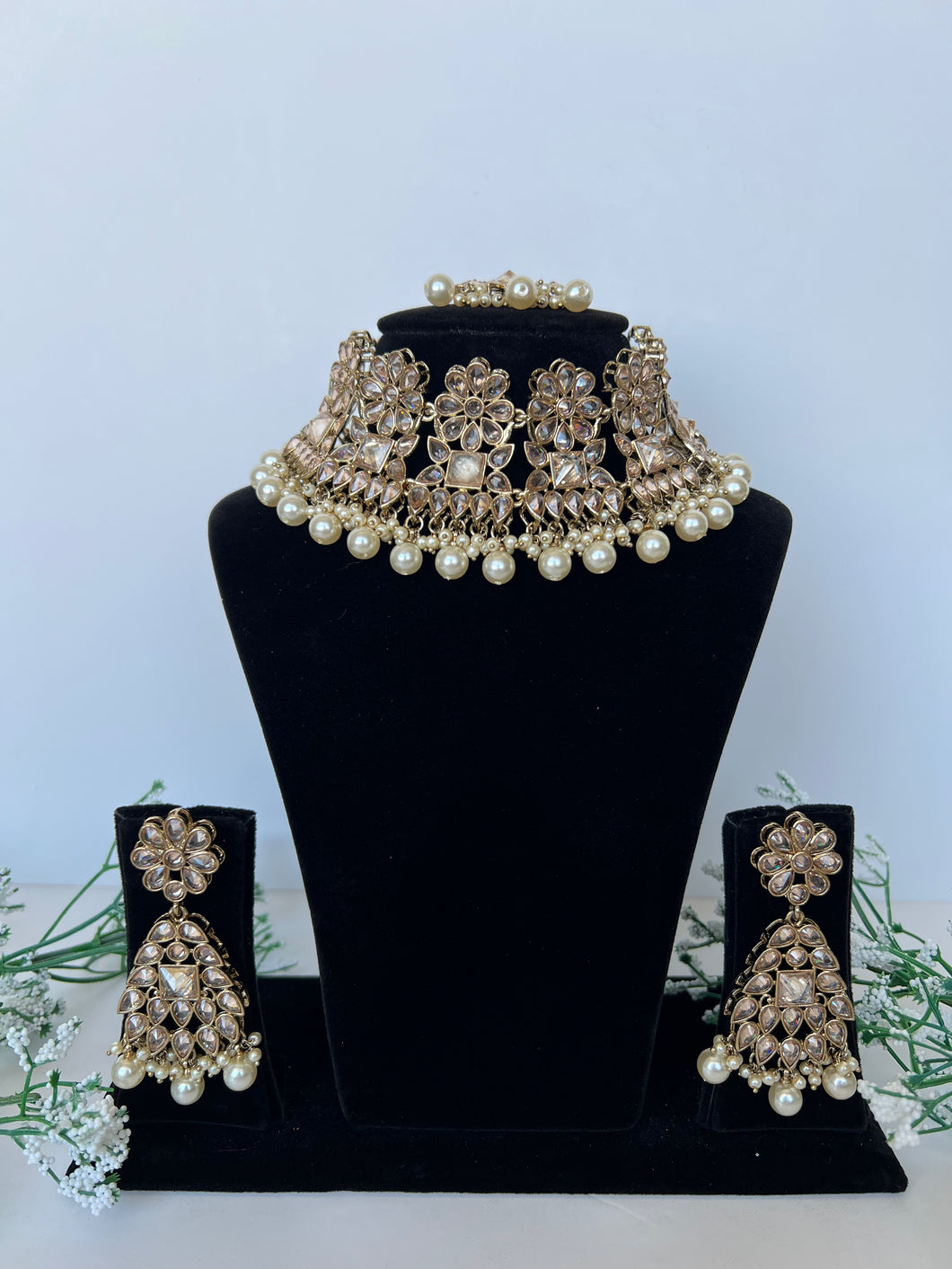 Neeru Gold Set