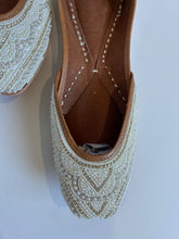 Load image into Gallery viewer, White Pearl Jutti
