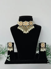 Load image into Gallery viewer, Vanessa Kundan Set
