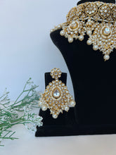 Load image into Gallery viewer, Kundan choker

