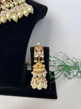 Load image into Gallery viewer, Honey Kundan Set
