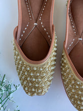 Load image into Gallery viewer, Golden Pearl Jutti
