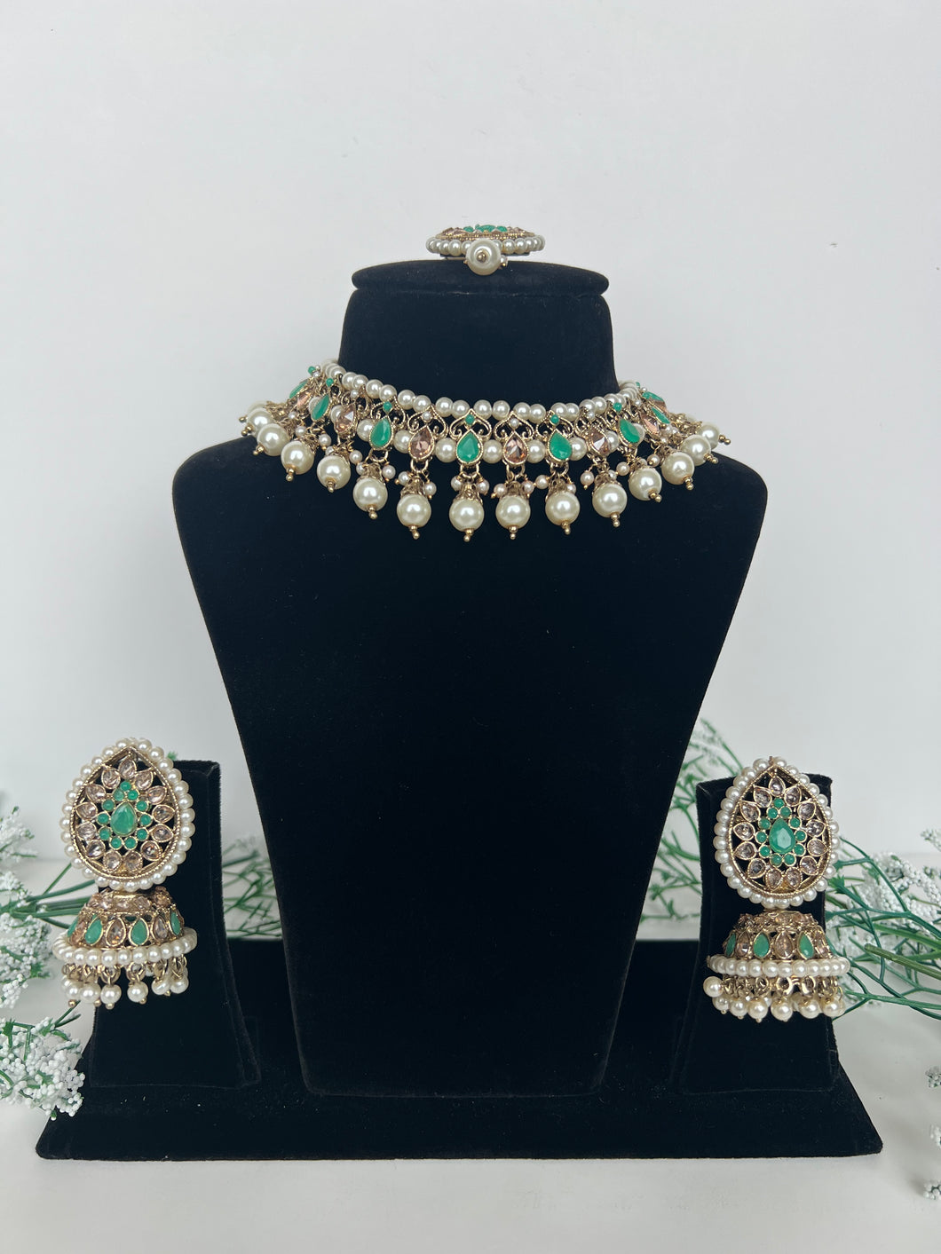 Green necklace set