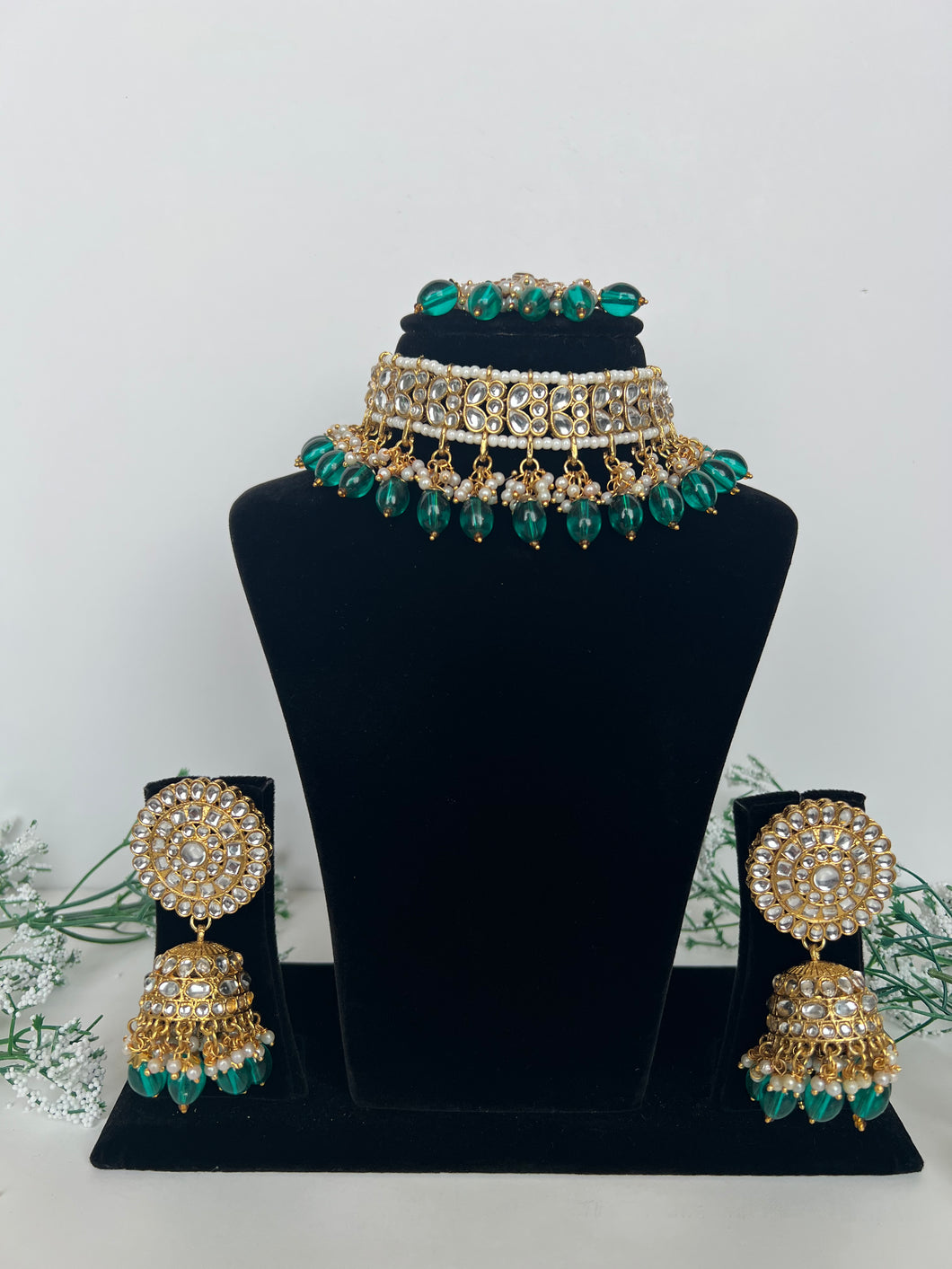 Navu Teal Kundan Choker