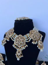 Load image into Gallery viewer, Chandni jardau set gold
