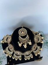 Load image into Gallery viewer, Golden Lockets Set
