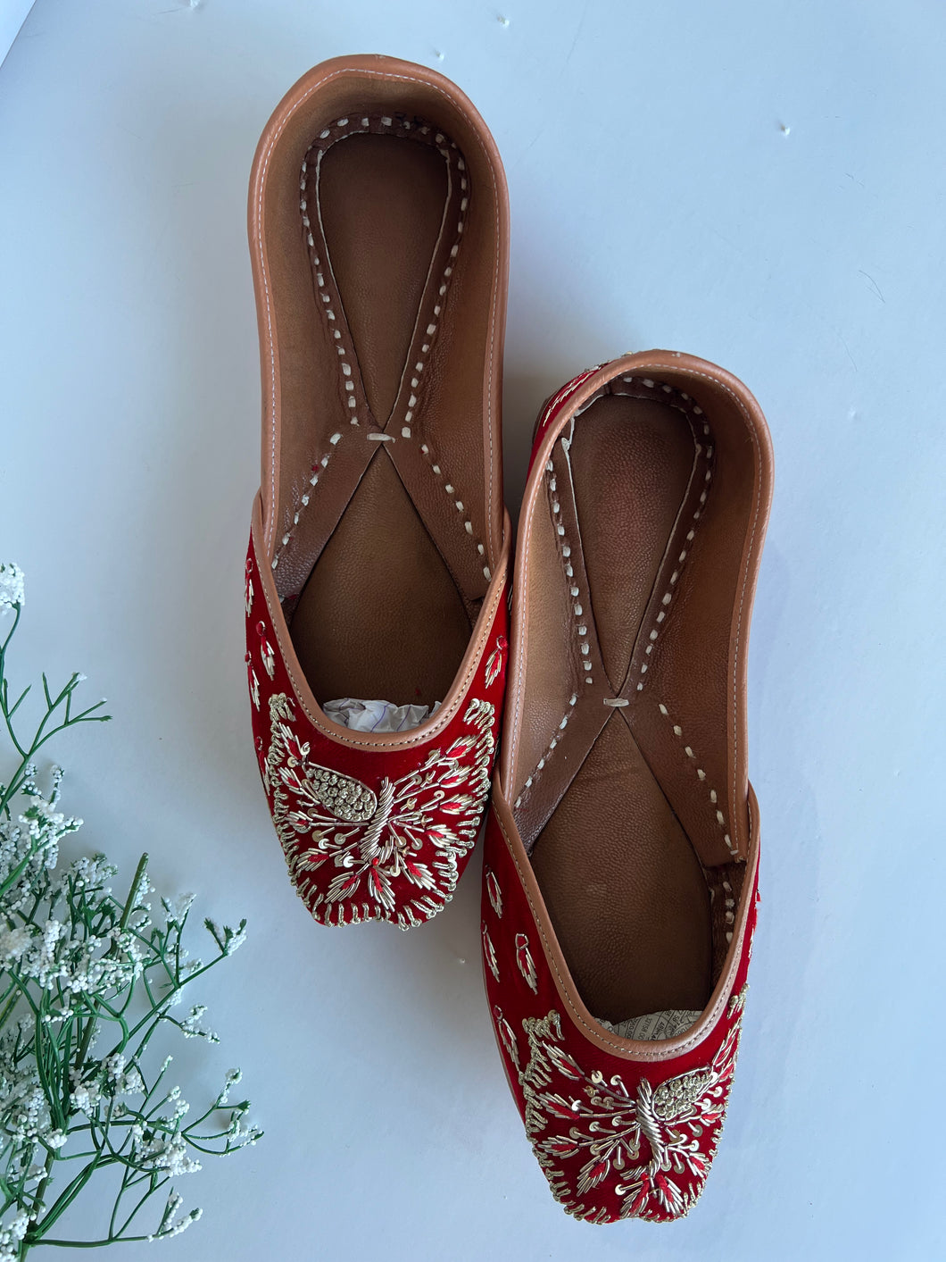 Maroon Peacock Jutti