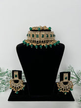 Load image into Gallery viewer, Dark Green Choker
