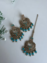 Load image into Gallery viewer, Frozi Earrings Tikka Set
