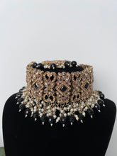 Load image into Gallery viewer, Venus Black Choker
