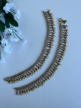 Load image into Gallery viewer, Polki Pearl Anklets
