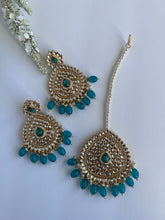 Load image into Gallery viewer, Kundan Earrings Tikka Blue
