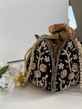 Load image into Gallery viewer, Black Potli
