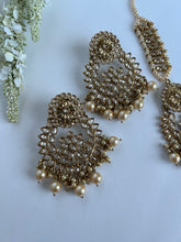 Load image into Gallery viewer, Floral in Gold
