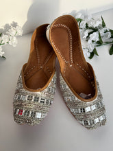 Load image into Gallery viewer, Silver Mirror Jutti
