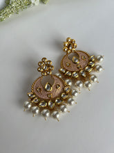 Load image into Gallery viewer, Peach Kundan Earrings
