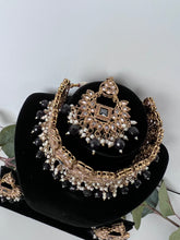 Load image into Gallery viewer, Venus Black Choker
