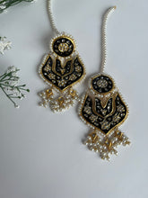 Load image into Gallery viewer, Nimrat Earrings
