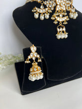 Load image into Gallery viewer, Butterfly Kundan Set
