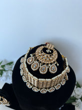 Load image into Gallery viewer, Envy Gold Choker
