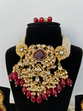 Load image into Gallery viewer, Maroon Kundan
