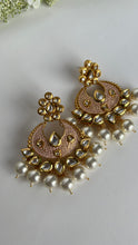 Load image into Gallery viewer, Peach Kundan Earrings
