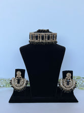 Load image into Gallery viewer, Juhi in Black
