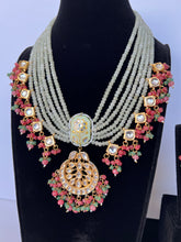Load image into Gallery viewer, Kundan Long Necklaxe
